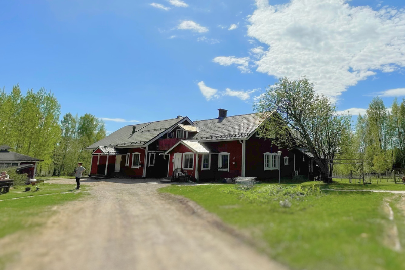 Päihdekuntoutuskoti Seukkala aurinkoisena kesäpäivänä